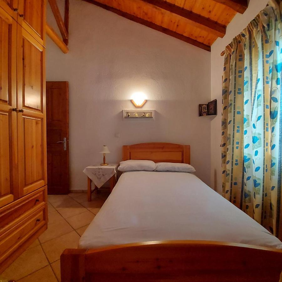 Villa Amfithea Moni Evaggelistrias Εξωτερικό φωτογραφία